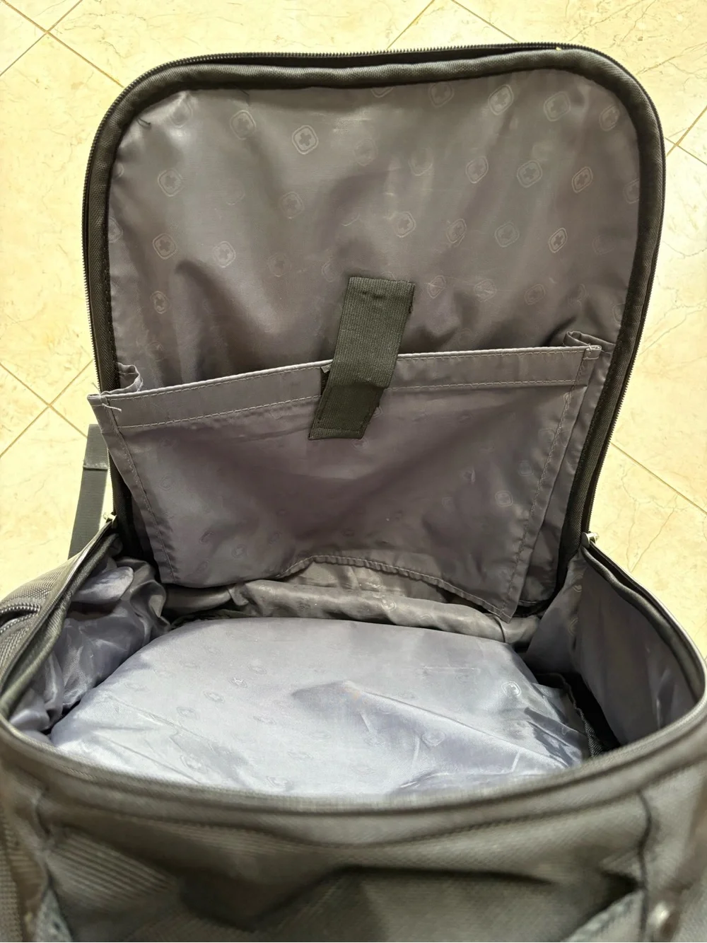 Swiss Gear Black Men's Laptop Backpack - Durable Commuter Bag